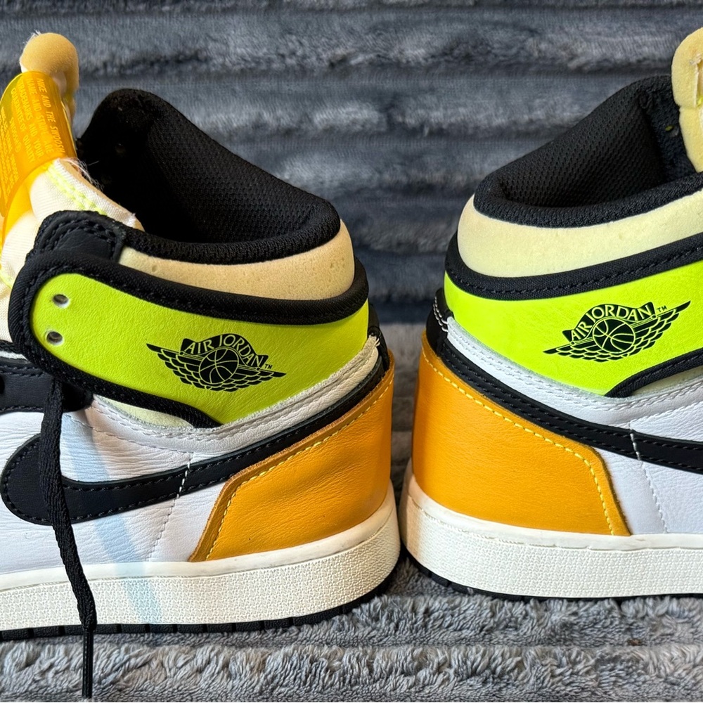 Nike Air Jordan 1 High - White, Black, Yellow, Neon Green - Picture 4 of 7